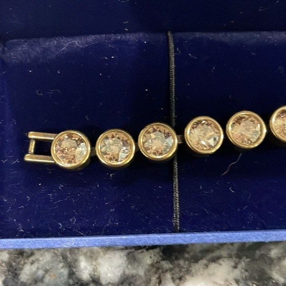 Touchstone Golden Shadow Ice Bracelet - Picture 4 of 4